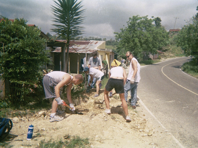 Digging the ditch in Saladillo