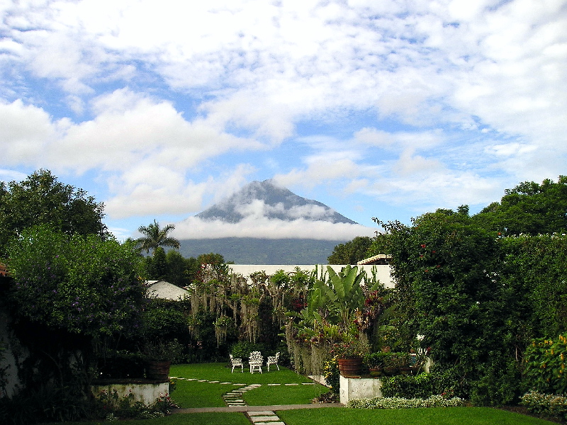 Mansión Pensativo -- Volcan de Agua