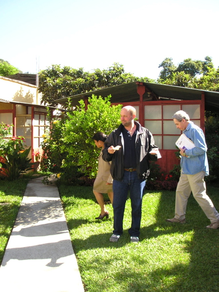 Coffee break, Proyecto Lingistico Francisco Marroquin, Antigua, Guatemala, January 9, 2006