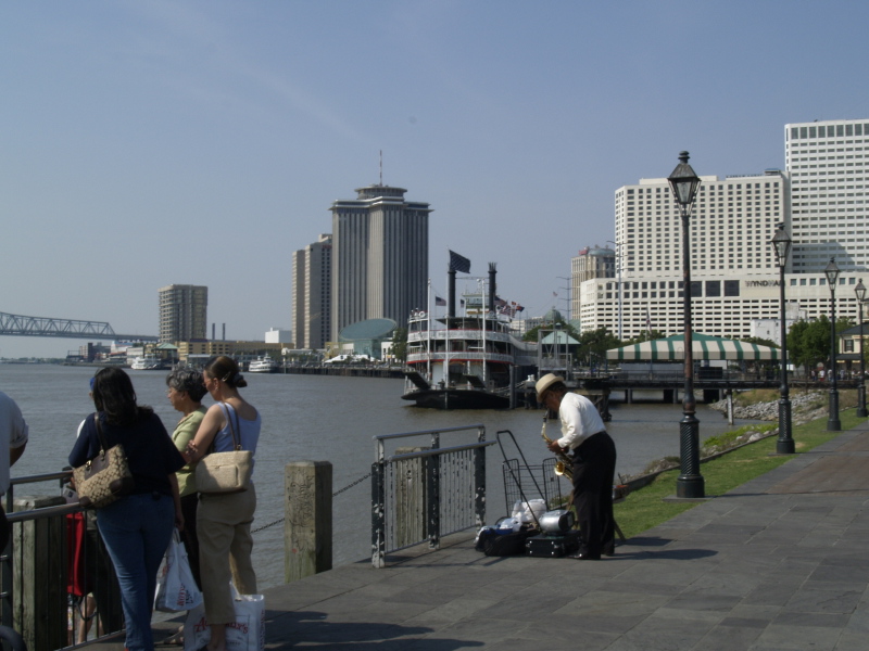 Moon Landrieu Riverwalk