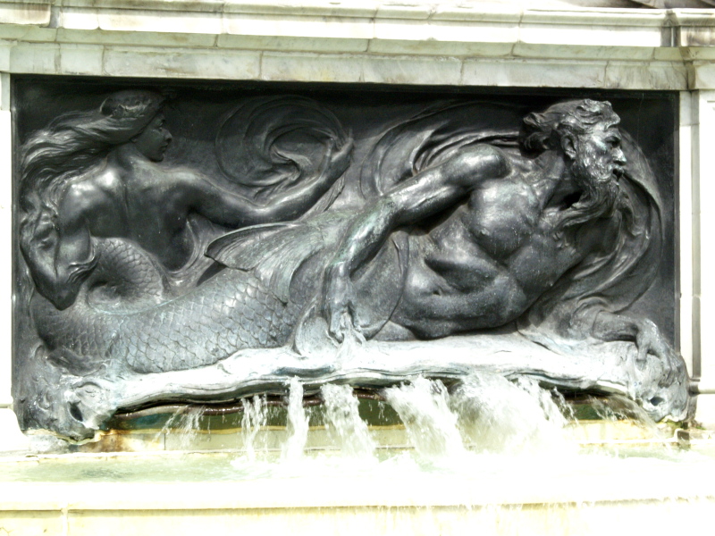 Detail, Victoria Monument, Buckingham Palace, July 27, 2007